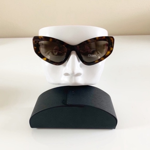Free Prada Sunglasses, New - Picture 6 of 10